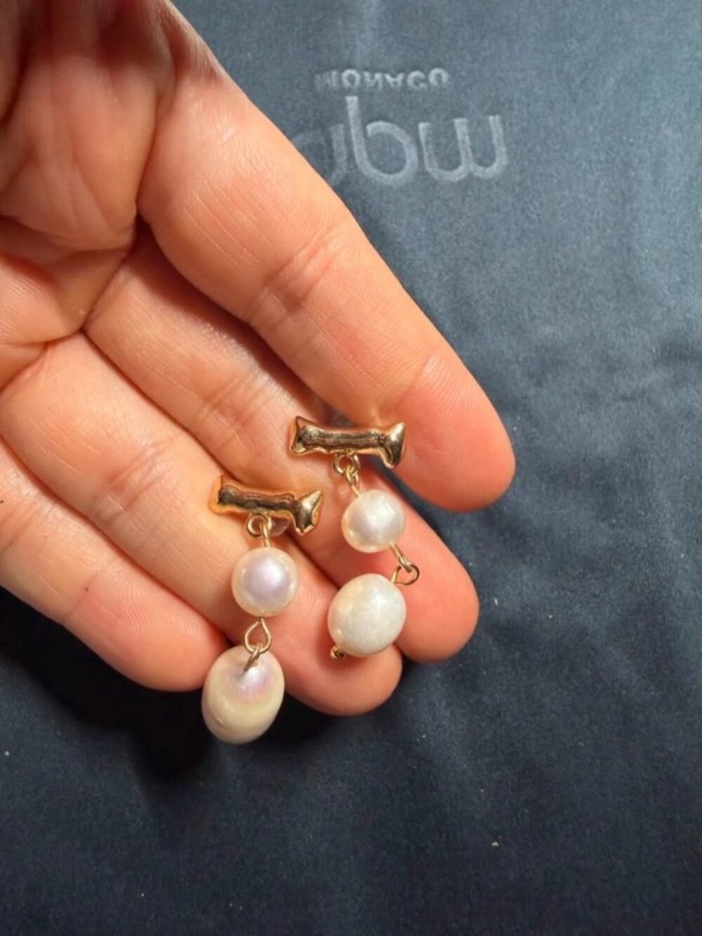 Mismatched pearl drop earrings gold-tone bar studs